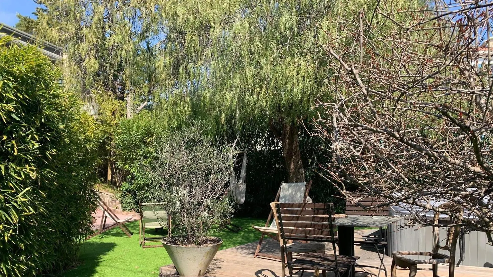 Homestay Maison Les Louves Saint-Raphael  France
